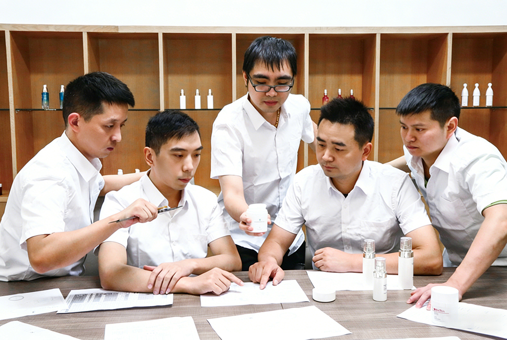 余姚恒邦塑料有限公司。